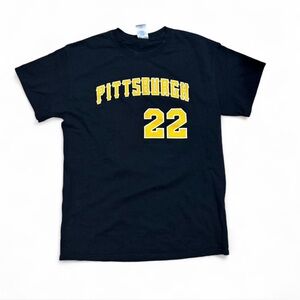 Black and yellow Pittsburgh pirates Athletic T-shirt size Medium